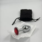 küçük kırmızı taşlı metal anal plug